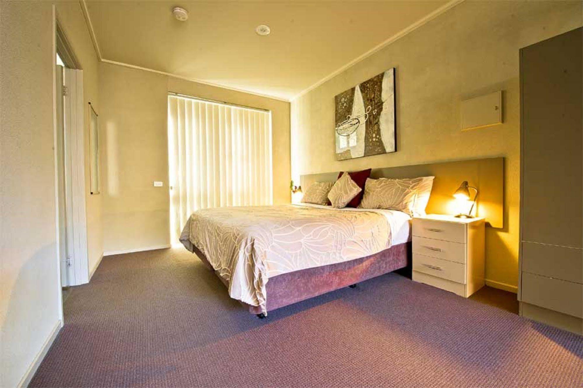 Moonlight Bay Apartments Rye Ngoại thất bức ảnh