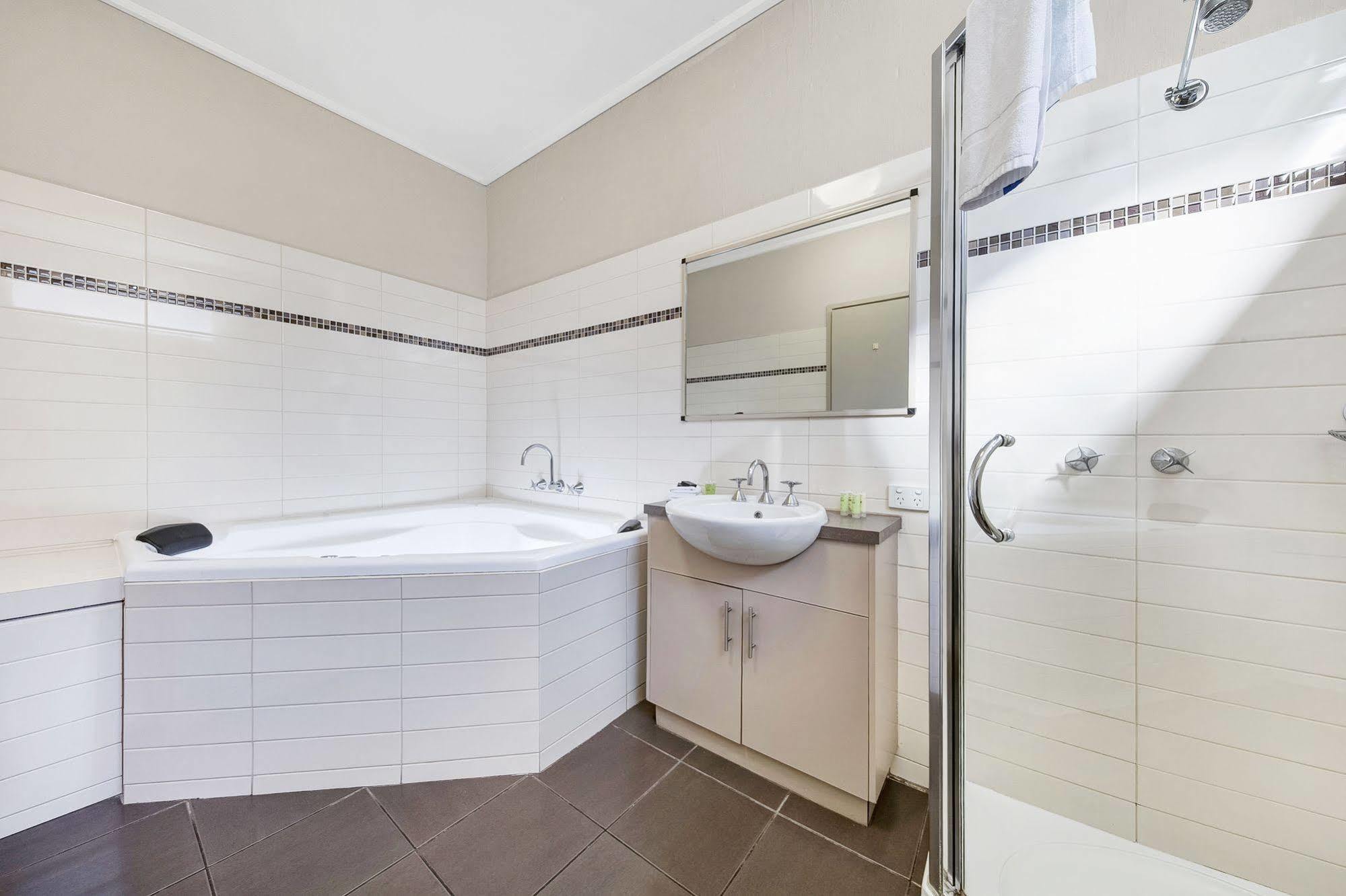 Moonlight Bay Apartments Rye Ngoại thất bức ảnh
